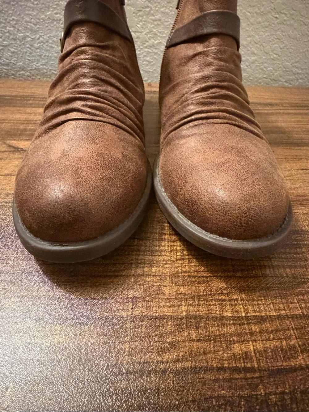 BareTraps Women's Cecelia Brown Ankle Booties with Buckle Detail - 9M EUC